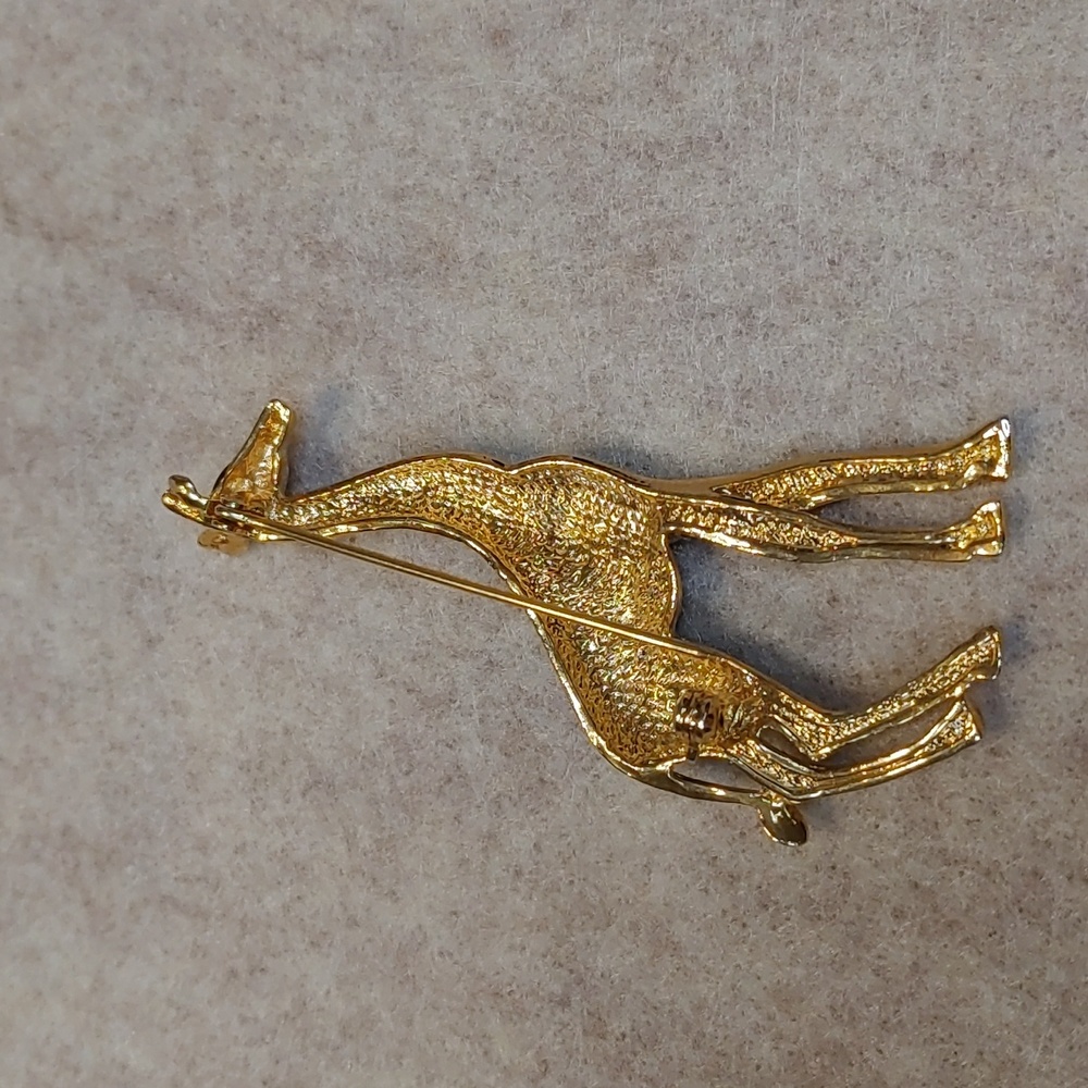 Giraffe Pin Brooch Rhinestone - Picture 6 of 6
